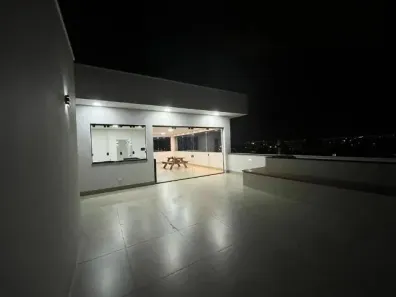 Casa com 3 Quartos para alugar, 250m² no Nova Uberlândia, Uberlândia
