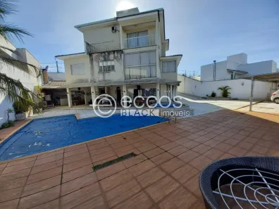 Casa com 5 Quartos à venda, 720m² no Vigilato Pereira, Uberlândia
