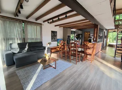 Casa de Condomínio com 3 Quartos para alugar, 180m² no Vargem Grande, Rio de Janeiro