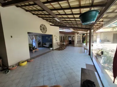 Sobrado com 5 Quartos à venda, 300m² no Ipitanga, Lauro de Freitas