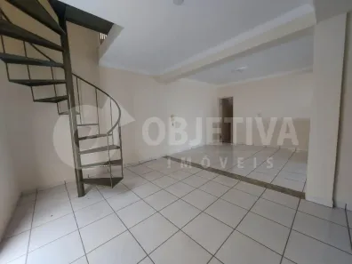 Imóvel Comercial com 3 Quartos para alugar, 270m² no Cidade Jardim, Uberlândia