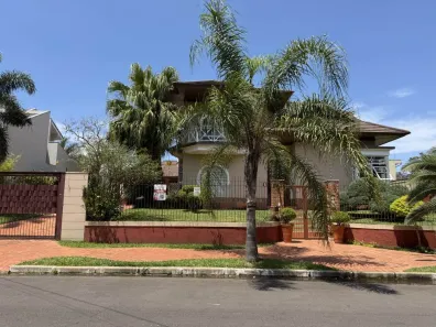 Sobrado com 3 Quartos à venda, 600m² no Marechal Rondon, Canoas
