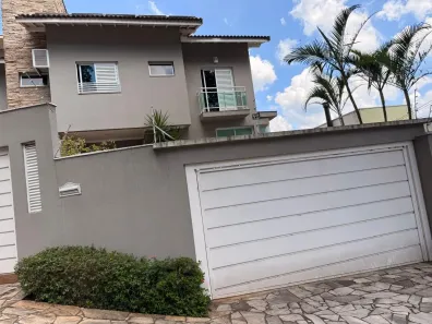 Casa com 3 Quartos à venda, 320m² no Jardim da Serra, Jundiaí