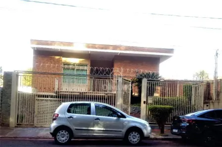 Casa com 3 Quartos para alugar, 246m² no Jardim Sumaré, Ribeirão Preto