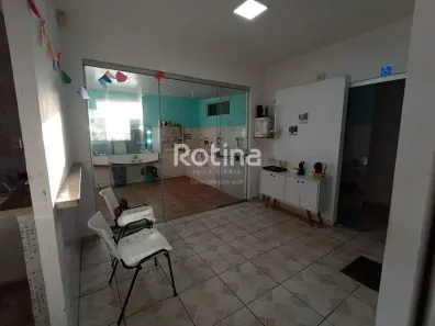 Prédio Comercial à venda, 134m² no Santa Mônica, Uberlândia