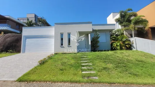 Casa de Condomínio com 2 Quartos para alugar, 185m² no Cacupé, Florianópolis