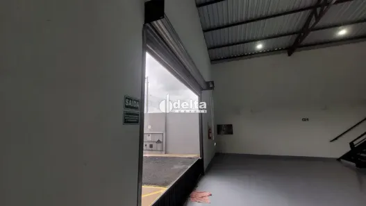 Ponto Comercial para alugar, 200m² no Loteamento Luizote de Freitas IV, Uberlândia