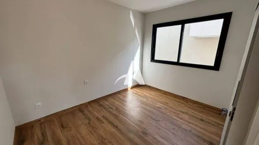 Casa de Condomínio com 4 Quartos para alugar, 240m² no Jardim Sul, Uberlândia