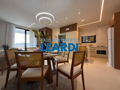 Apartamento com 2 Quartos à venda, 60m² no Coqueiros, Florianópolis