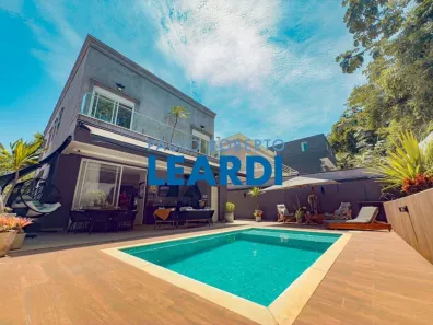 Casa de Condomínio com 4 Quartos à venda, 380m² no Alphaville, Santana de Parnaíba