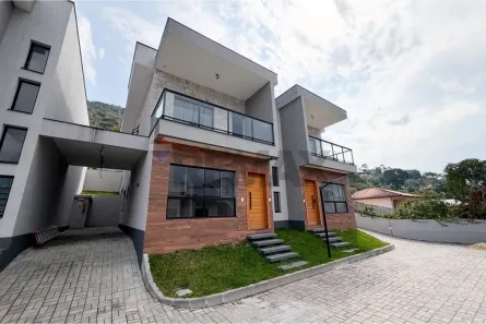 Casa de Condomínio com 3 Quartos à venda, 138m² no Golfe, Teresópolis