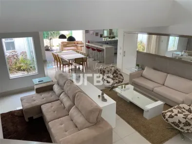 Sobrado com 4 Quartos à venda, 470m² no Tibery, Uberlândia