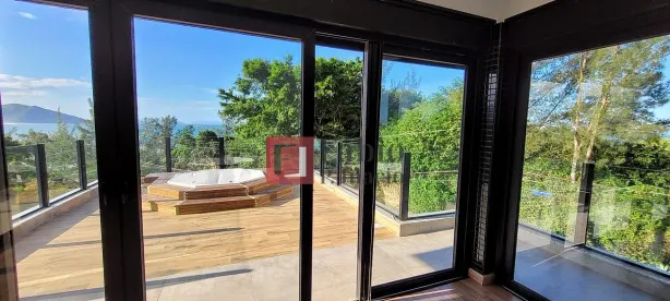 Casa de Condomínio com 4 Quartos à venda, 390m² no Morrinhos, Garopaba
