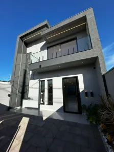 Sobrado com 3 Quartos à venda, 180m² no Recanto Tropical, Cascavel