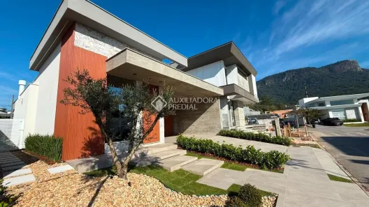 Casa de Condomínio com 3 Quartos à venda, 179m² no Pedra Branca, Palhoça