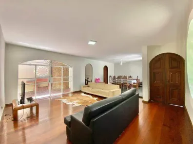 Casa com 4 Quartos à venda, 312m² no Sion, Belo Horizonte