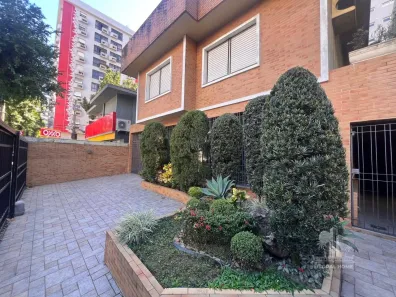 Casa com 4 Quartos para alugar, 450m² no Gonzaga, Santos