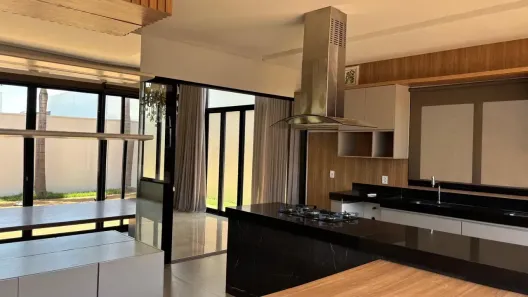 Casa com 3 Quartos à venda, 207m² no Jardim Botânico, Uberlândia