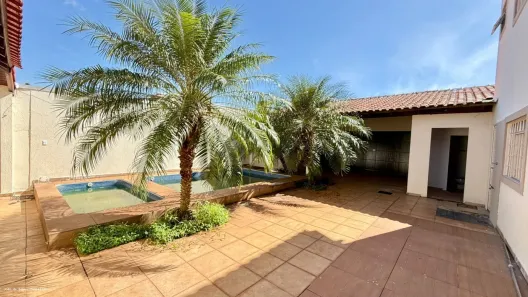 Casa com 4 Quartos para alugar, 320m² no Coopharádio, Campo Grande