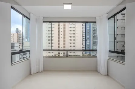 Apartamento com 4 Quartos para alugar, 137m² no Centro, Balneário Camboriú