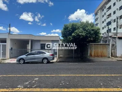 Casa com 3 Quartos à venda, 200m² no Nossa Senhora Aparecida, Uberlândia
