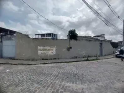 Sala Comercial com 5 Quartos para alugar, 300m² no Massaranduba, Salvador