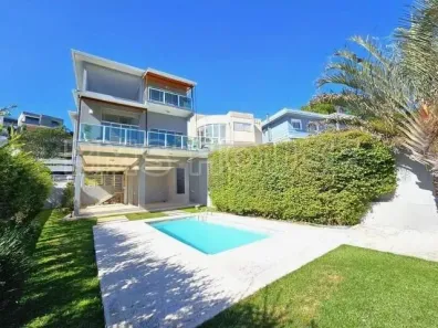 Casa com 4 Quartos à venda, 400m² no Golf Gardens, Carapicuíba