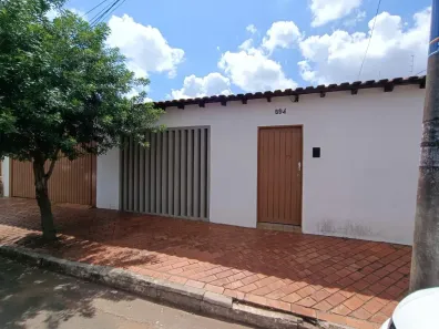 Casa com 3 Quartos para alugar, 170m² no Jardim Jacy, Campo Grande