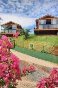 Fazenda/Sítio com 4 Quartos à venda, 270m² no Residencial Village Serrano, São Bento do Sapucaí