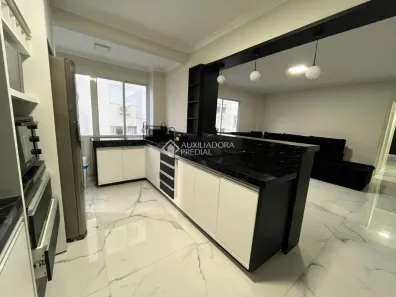 Apartamento com 2 Quartos para alugar, 190m² no Centro, Florianópolis