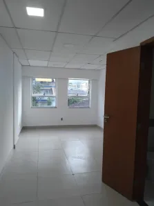 Sala Comercial para alugar, 32m² no Taquara, Rio de Janeiro