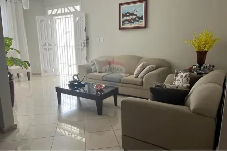 Casa com 4 Quartos à venda, 180m² no Luzia, Aracaju
