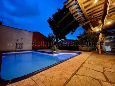 Sobrado com 4 Quartos à venda, 250m² no Jardim Novo Mundo, Goiânia