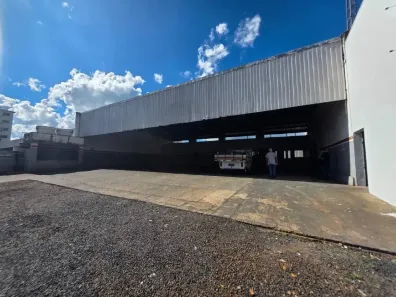 Galpão/Depósito/Armazém para alugar, 1600m² no Marta Helena, Uberlândia