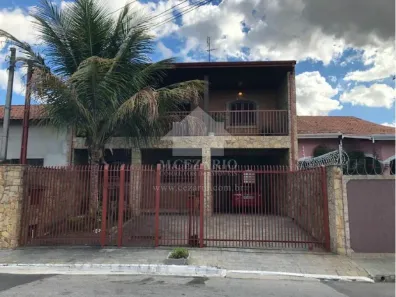 Sobrado com 3 Quartos à venda, 250m² no Vila São José, Taubaté