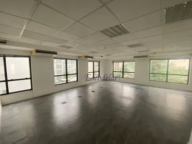 Sala Comercial para alugar, 227m² no Vila Olímpia, São Paulo