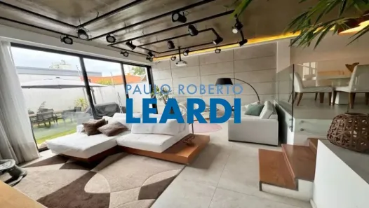 Casa com 3 Quartos à venda, 192m² no Jardim Aeroporto, São Paulo