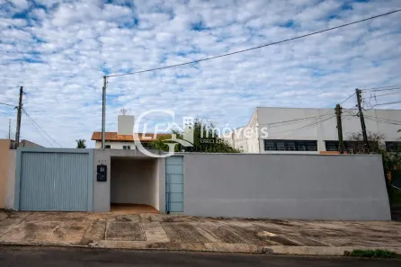 Sobrado com 3 Quartos para alugar, 248m² no Jardim Paulista, Campo Grande