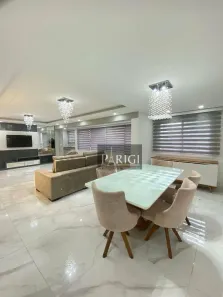 Apartamento com 3 Quartos para alugar, 140m² no Jardim Europa, Porto Alegre