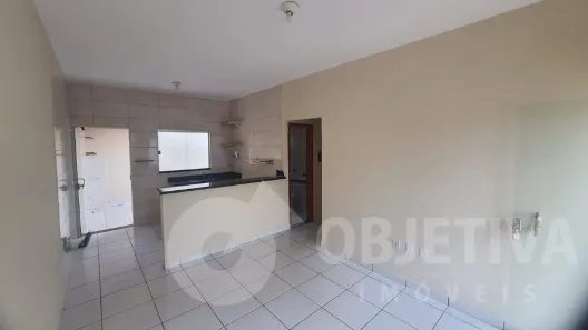 Casa com 2 Quartos para alugar, 70m² no Shopping Park, Uberlândia