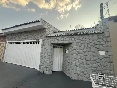 Casa com 3 Quartos à venda, 200m² no Jardim Barão, Franca
