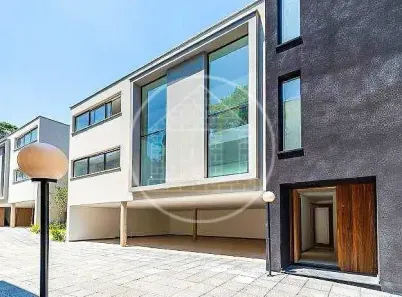 Casa com 4 Quartos à venda, 350m² no Jardim Cordeiro, São Paulo