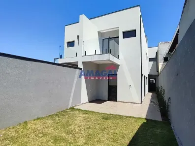 Sobrado com 3 Quartos à venda, 136m² no Jardim Califórnia, Jacareí