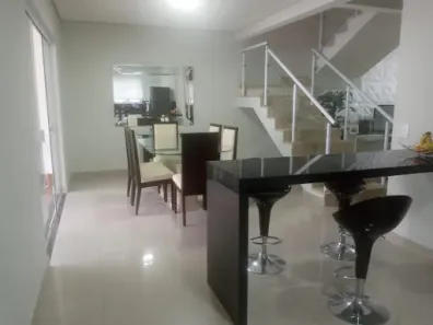 Casa de Condomínio com 3 Quartos para alugar, 180m² no Roncáglia, Valinhos