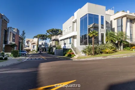 Casa de Condomínio com 3 Quartos para alugar, 326m² no Boqueirão, Curitiba