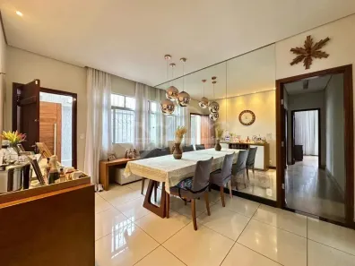 Casa com 3 Quartos à venda, 200m² no São Francisco, Belo Horizonte