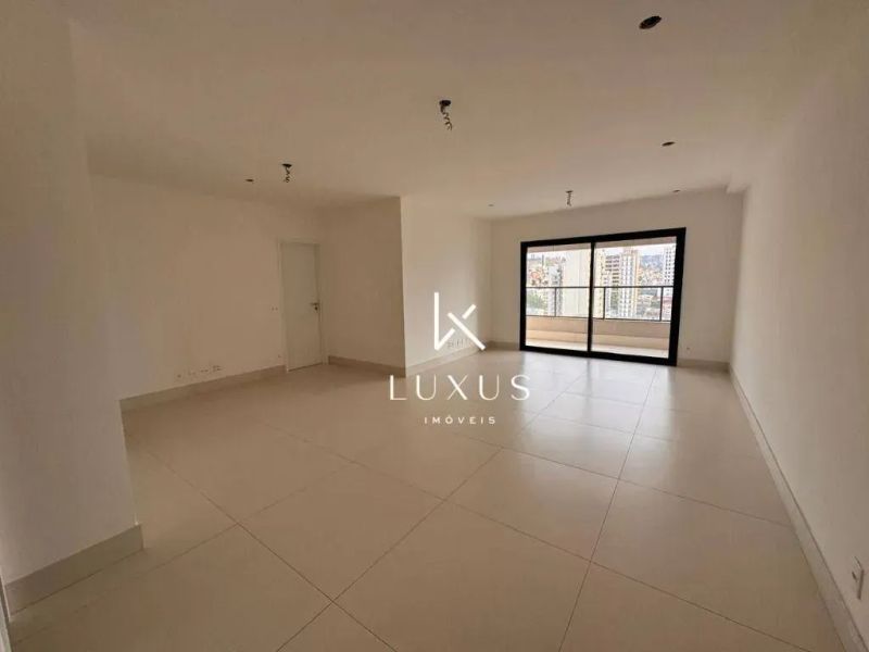 Apartamento com 4 quartos — Santo Antônio, Belo Horizonte