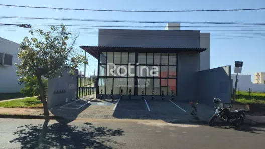 Ponto Comercial para alugar, 48m² no Novo Mundo, Uberlândia