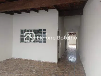 Casa com 3 Quartos para alugar, 90m² no Alto Umuarama, Uberlândia