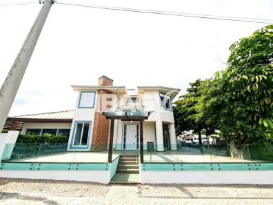 Casa com 4 Quartos para alugar, 204m² no Jurerê, Florianópolis